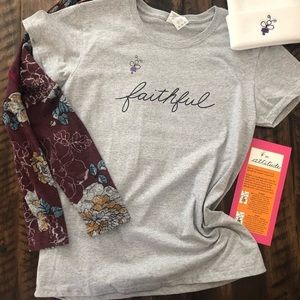 Bee Tee, Bee Faithful size M